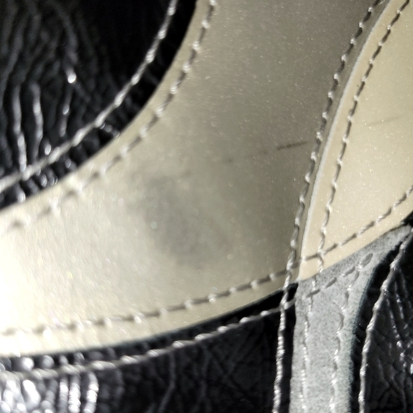 Vintage Coach Leather Handbag and Wrislet - Picture 11 of 16